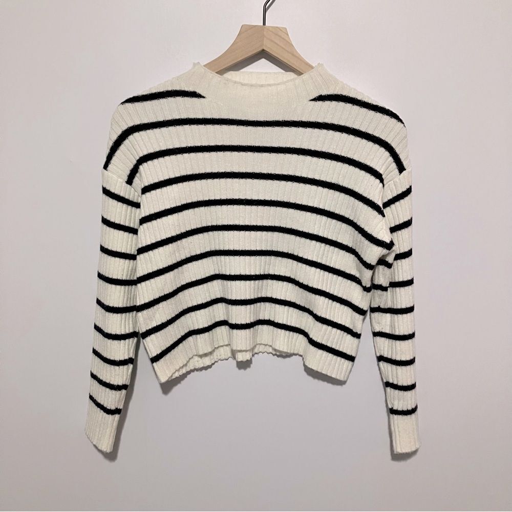 Zara Cropped Sweater Women Size 9-10 Black and White Striped Mock Neck